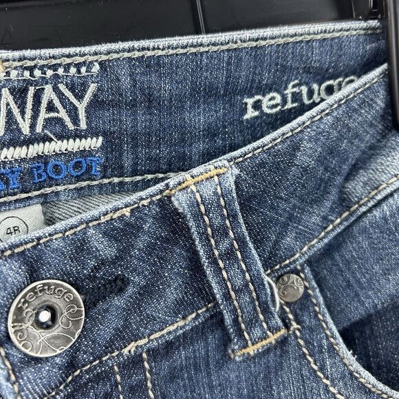 REFUGE RUNWAY Jeans 4R Everyday Boot Low Rise Distressed Whiskered Casual - Picture 6 of 16